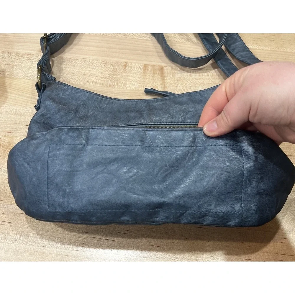 Stone‎ Mountain USA Blue Faux Leather Crossbody Bag